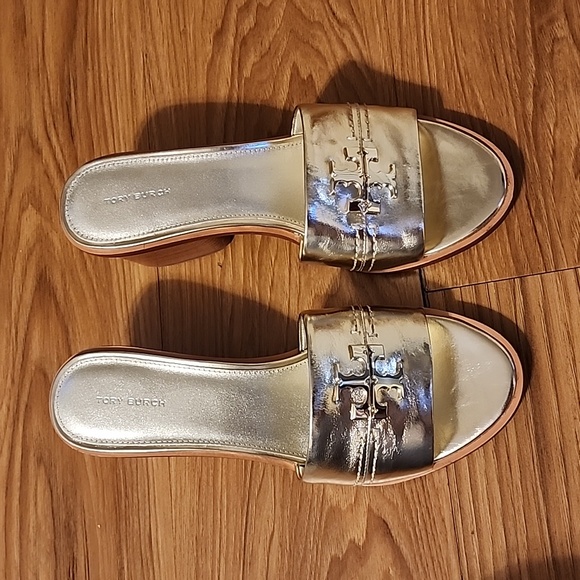 Tory Burch Everly Block Heel - Picture 8 of 12